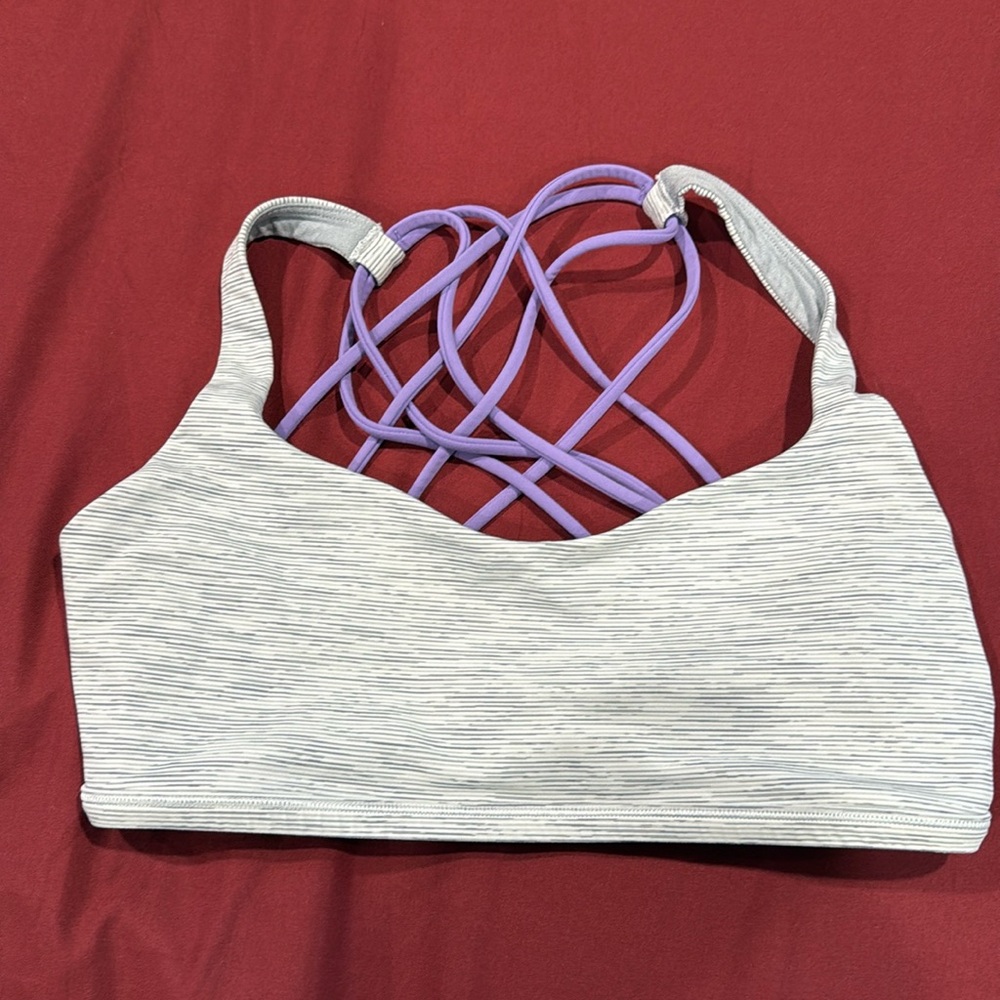 Lululemon sports bra